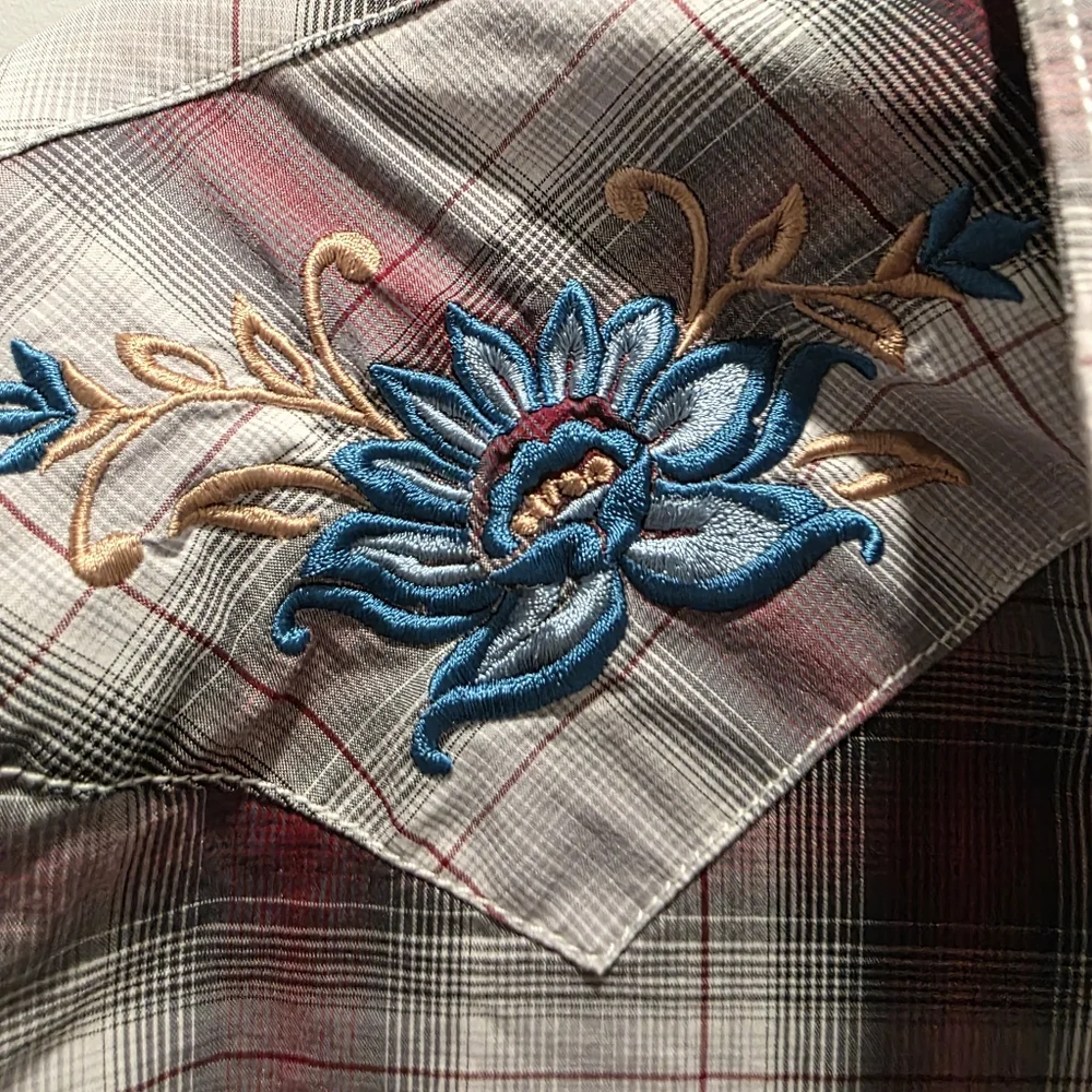 VTG Panhandle Shirt Women's Large‎ Plaid Button-Up Shirt with Floral Embroidery - Picture 2 of 10
